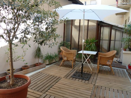 Le coin repas sur la terrasse